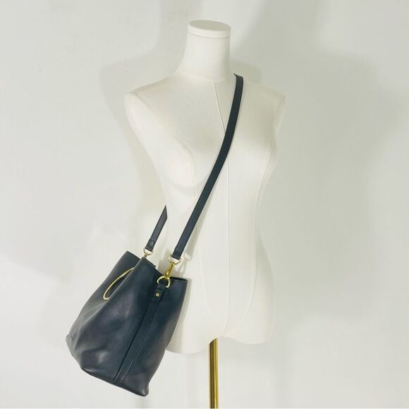 Nine West Soft Leather Black Handbag w Large Brass Gold Handles & Optional Strap - Picture 2 of 15